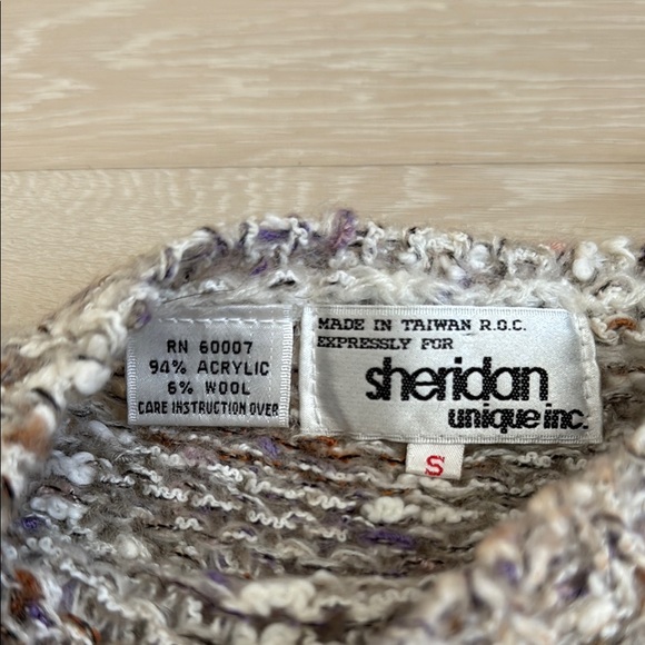 Sheridan Unique Inc. Will Vintage White and Gray Knitted Sleeveless Top - Picture 2 of 5